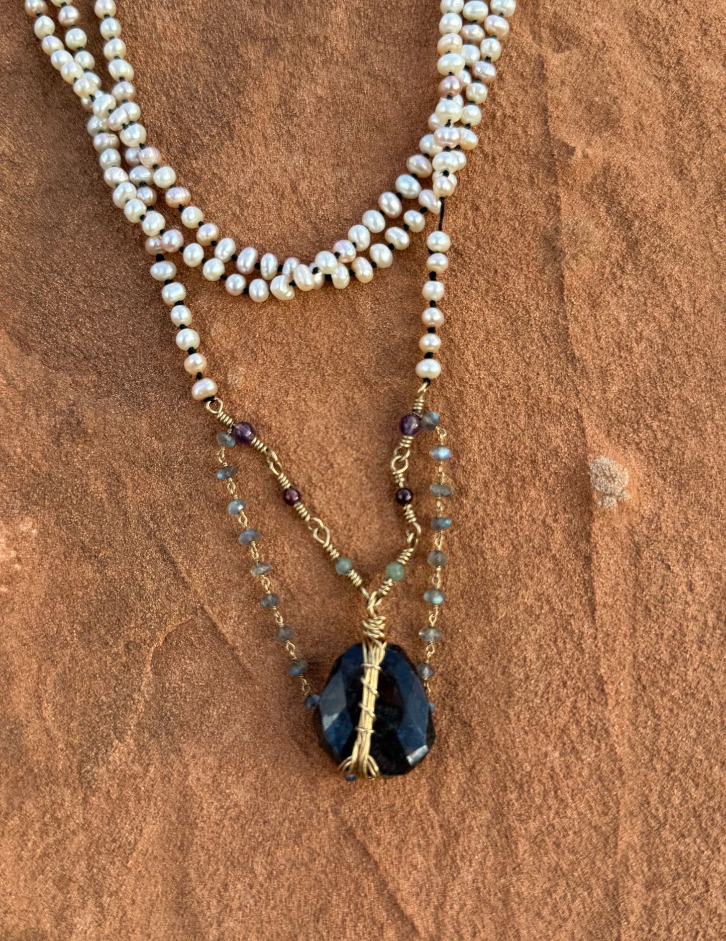 🤎 Vintage Labradorite, Sugilite, Garnet and Mother of Pearl Hand Strung Necklace