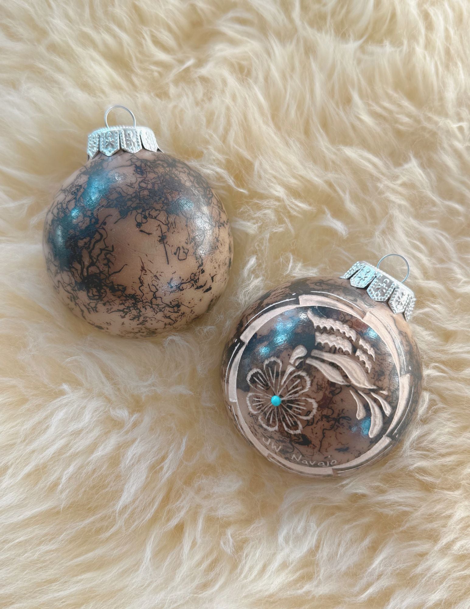 Navajo Made Handpainted Horsehair Clay Ornaments - Hummingbird (Dá’itíí’ihii’)