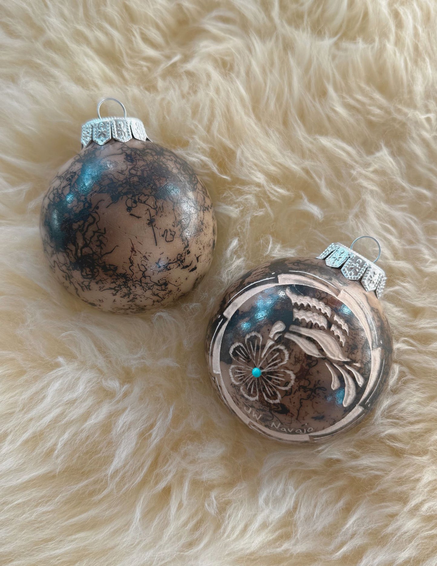 Navajo Made Handpainted Horsehair Clay Ornaments - Hummingbird (Dá’itíí’ihii’)