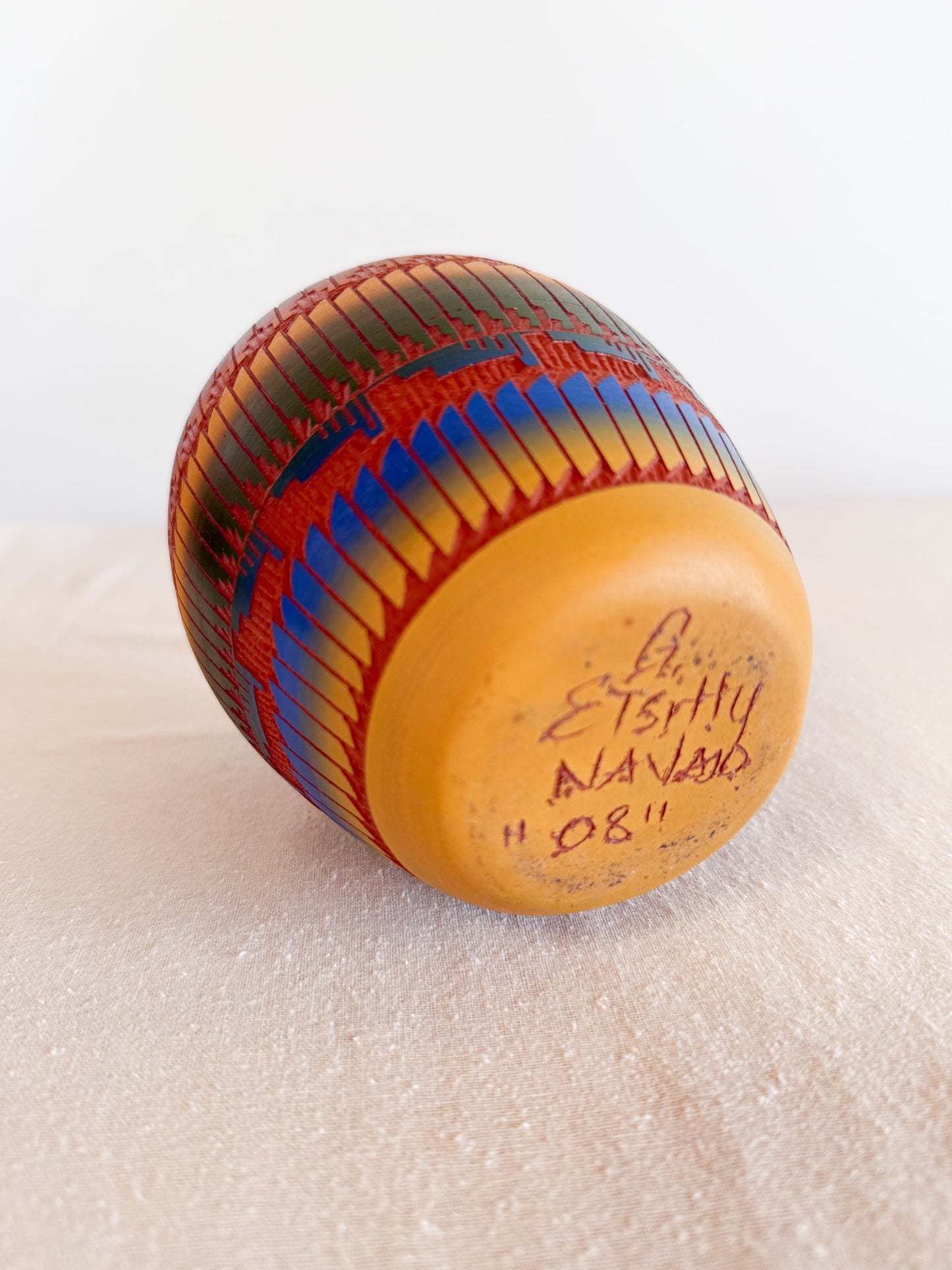 Diné (Navajo) Pottery by artist G. Etsitty