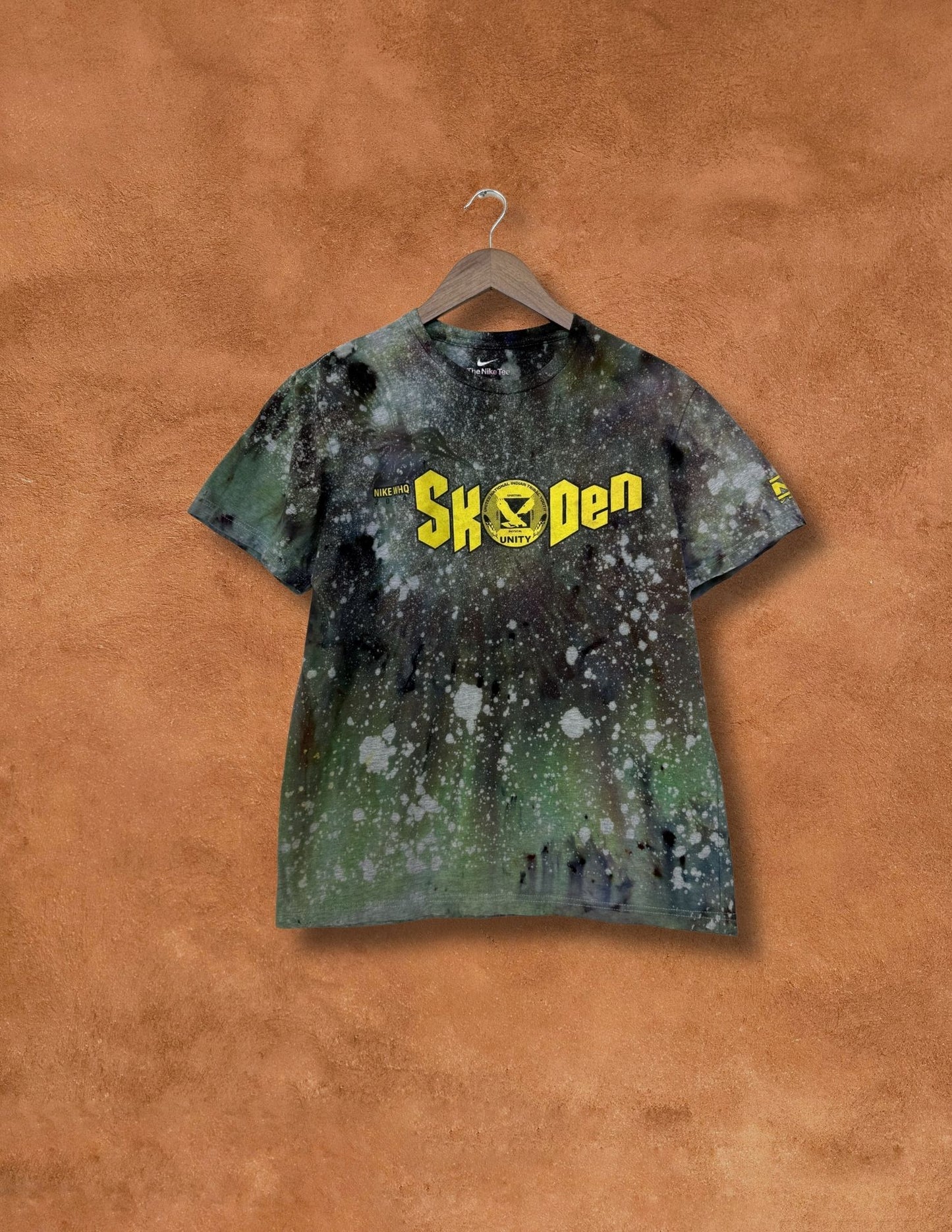 Upcycled Vintage Hummingbird Tee 38 x 25
