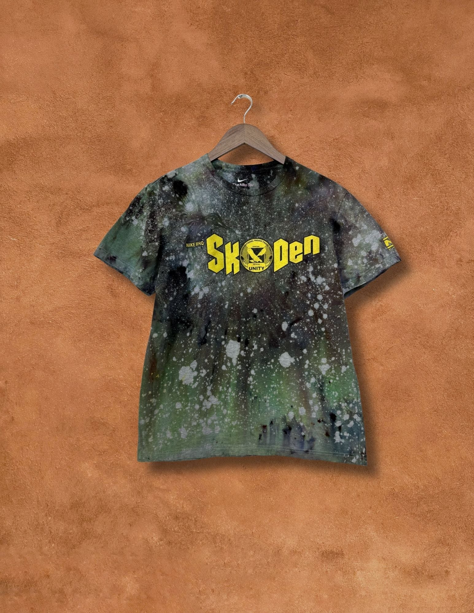 Upcycled Vintage Hummingbird Tee 38 x 25