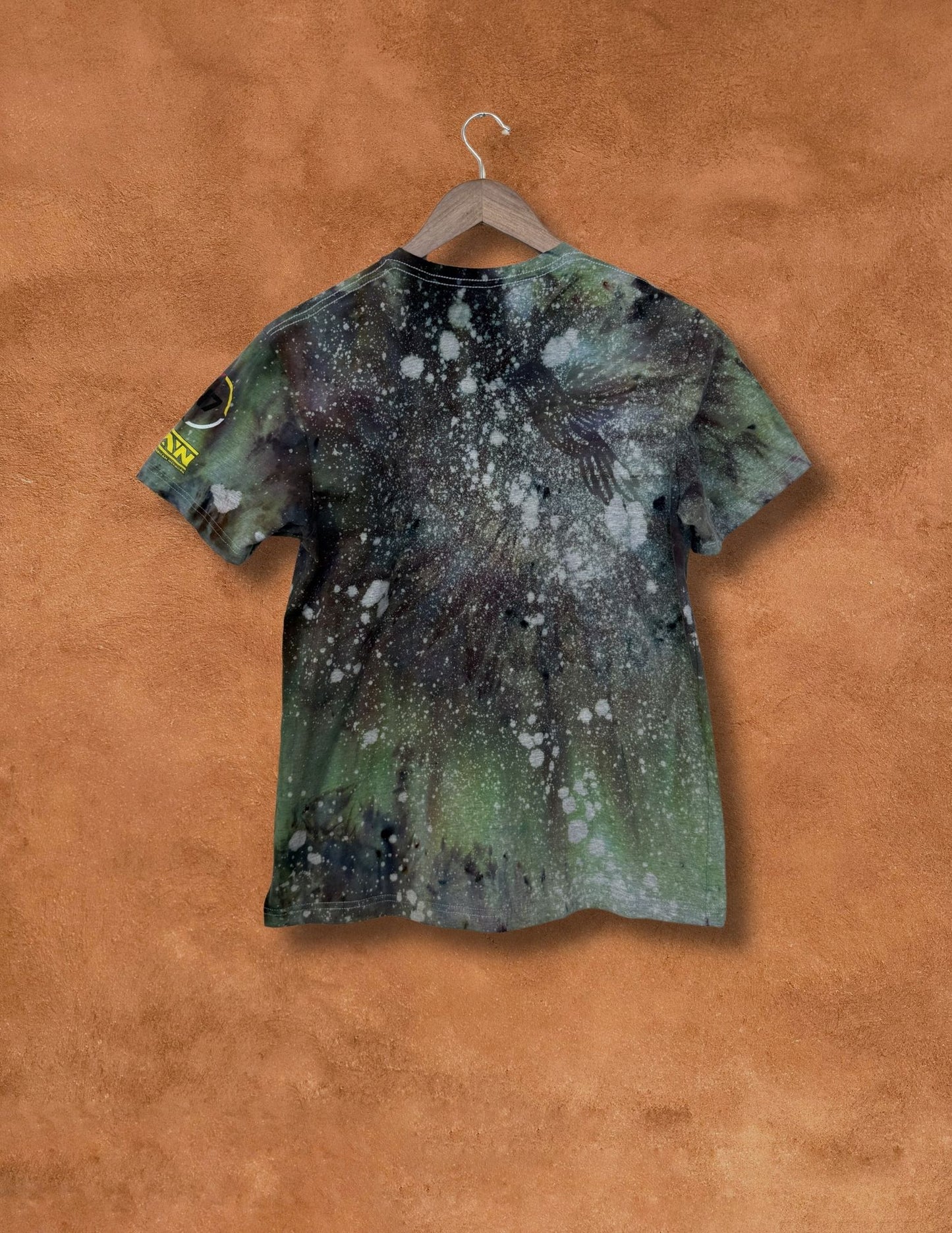 Upcycled Vintage Hummingbird Tee 38 x 25