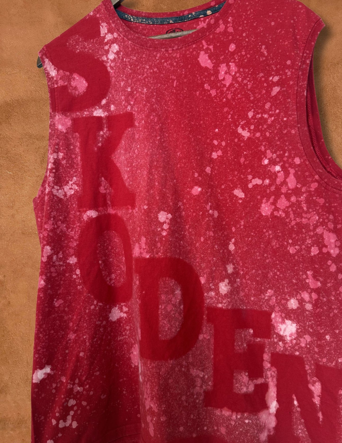 Upcycled Vintage Tee- 48 x 29 Skoden