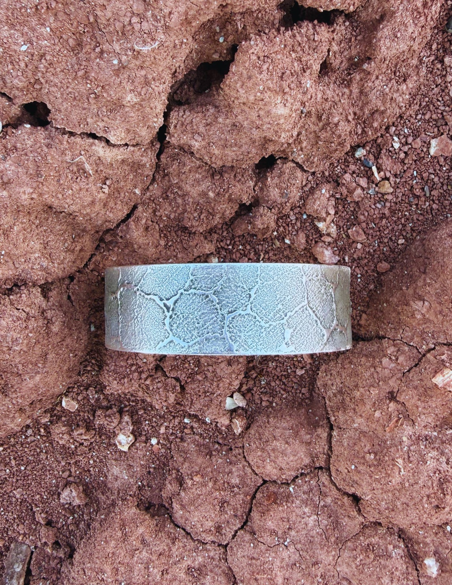 ++ Navajo Made Sterling Silver Scar Cuff++ by  Diné artist Gino Antonio