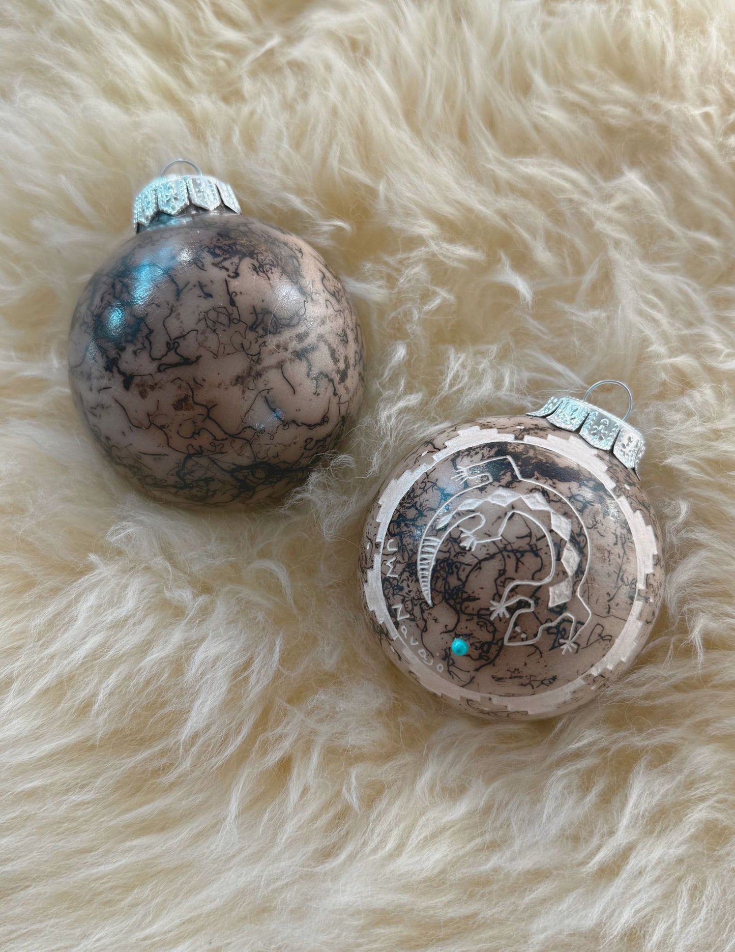 Navajo Made Handpainted Horsehair Clay Ornaments - Lizard (Na’ashǫ́’ii)