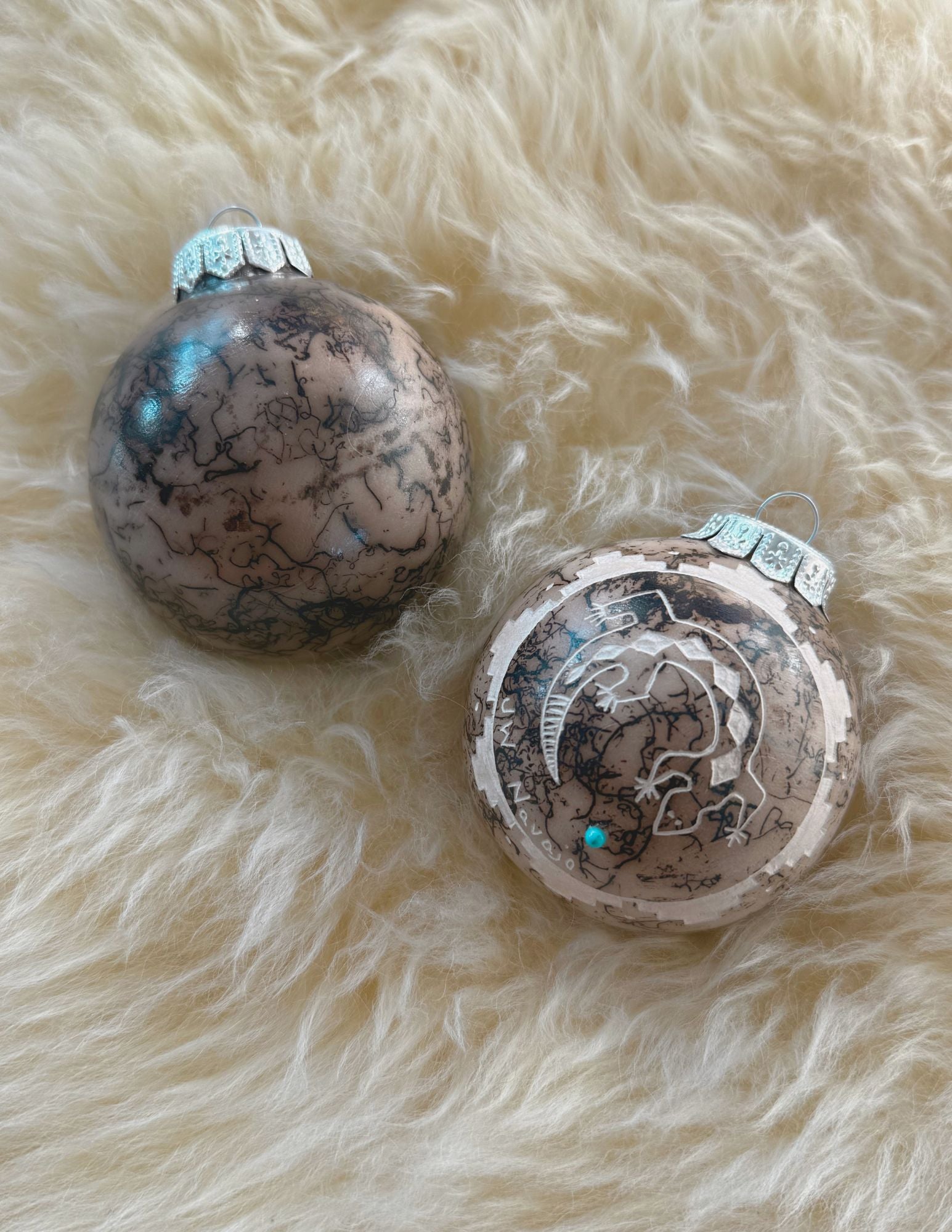 Navajo Made Handpainted Horsehair Clay Ornaments - Lizard (Na’ashǫ́’ii)