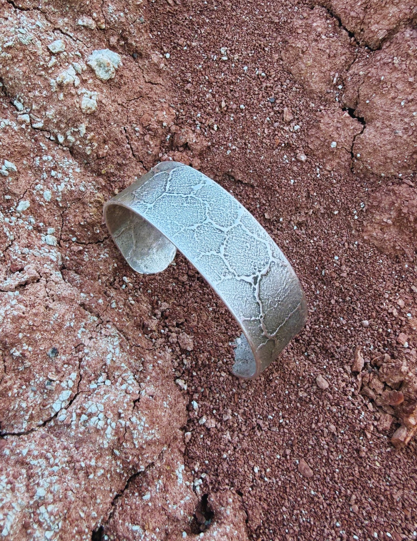 ++ Navajo Made Sterling Silver Scar Cuff++ by  Diné artist Gino Antonio