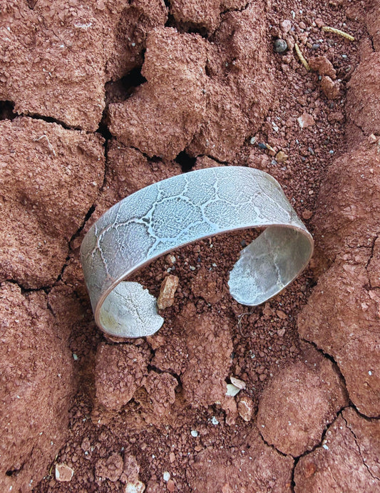 ++ Navajo Made Sterling Silver Scar Cuff++ by  Diné artist Gino Antonio