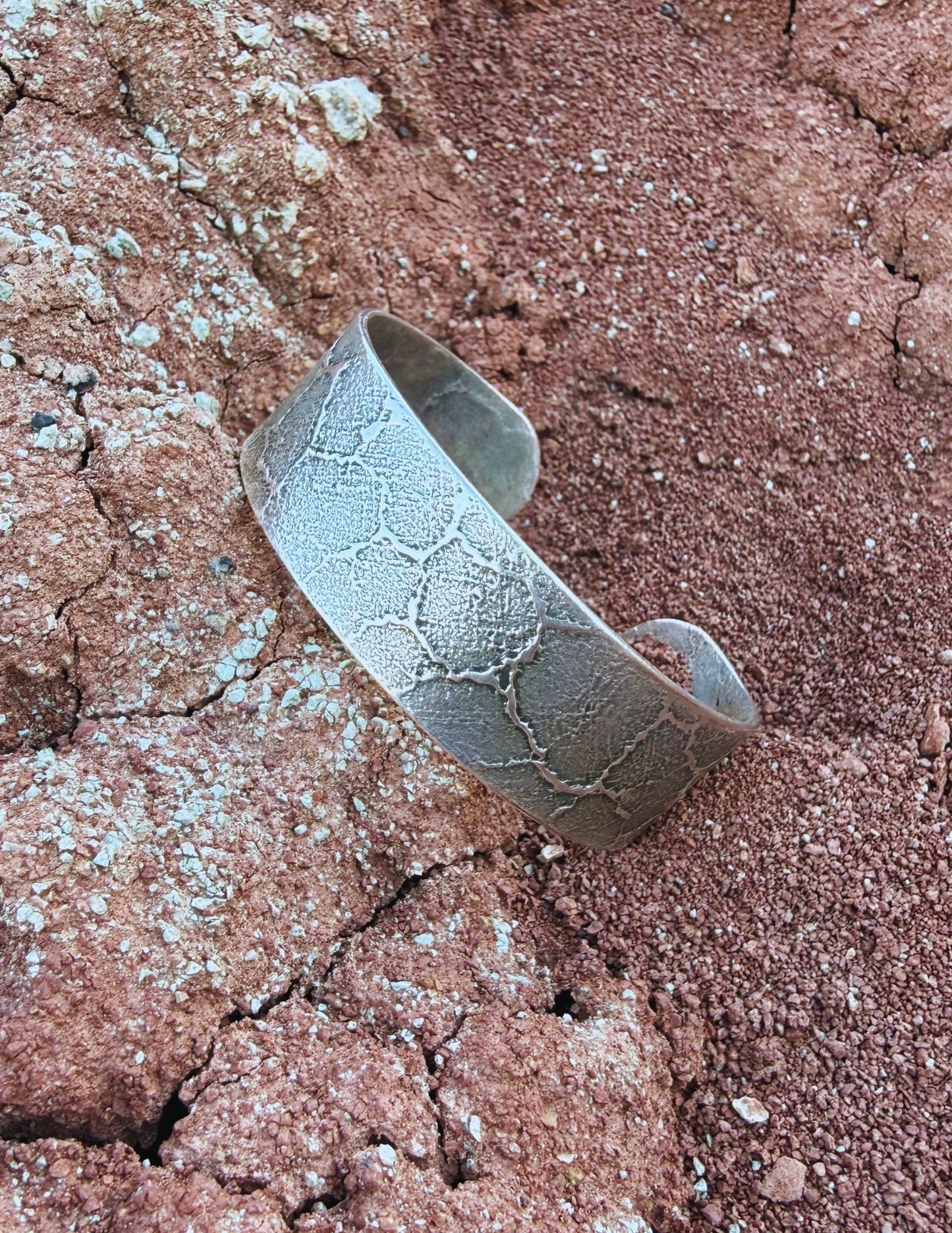 ++ Navajo Made Sterling Silver Scar Cuff++ by  Diné artist Gino Antonio