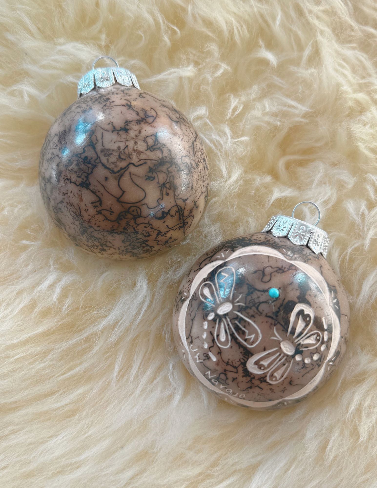 Navajo Made Handpainted Horsehair Clay Ornaments - Dragonfly (Łį́į́’ Níłtsą́)