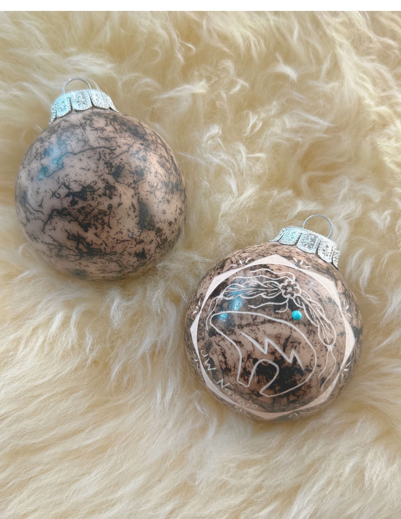 Navajo Made Handpainted Horsehair Clay Ornaments - Bear(Shash)