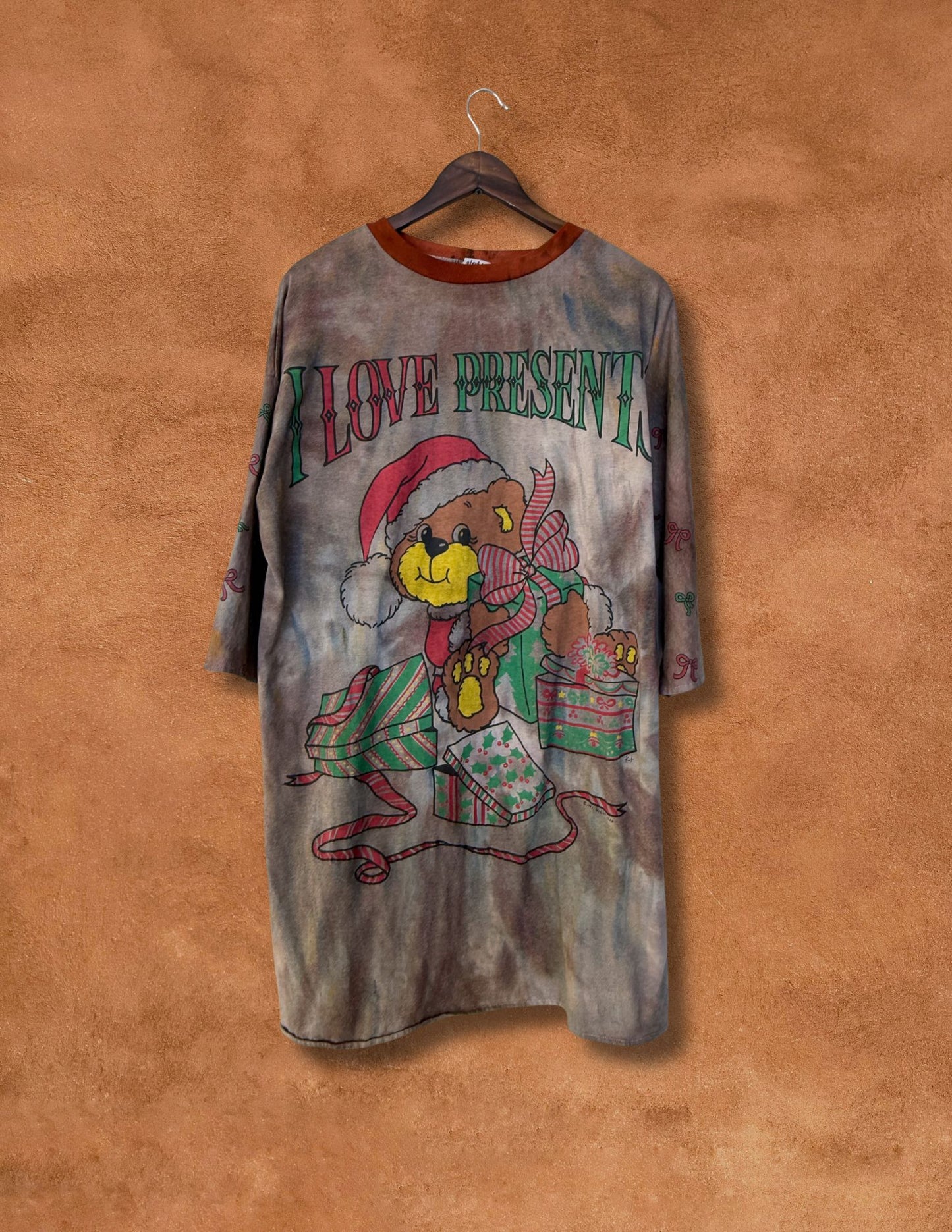 Upcycled Vintage 80s Christmas Tee- Bear bear