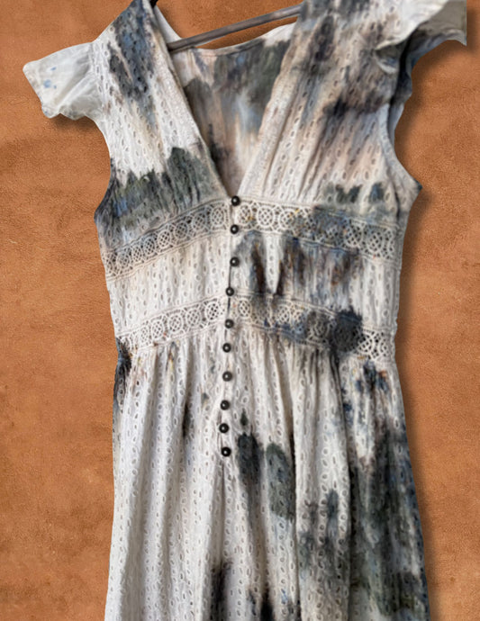 Upcycled Vintage Eyelet Dress 34 x 49
