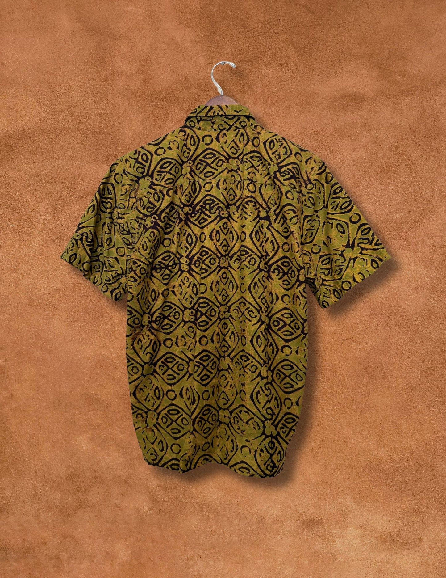 Vintage 70s Handmade Batik Shirt 44 x 28