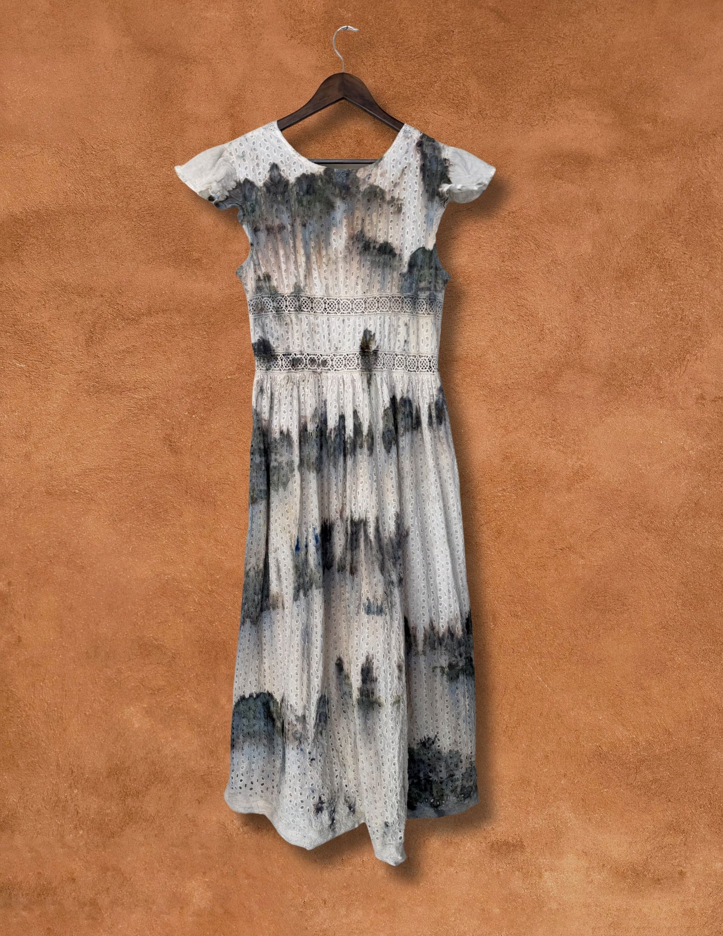 Upcycled Vintage Eyelet Dress 34 x 49