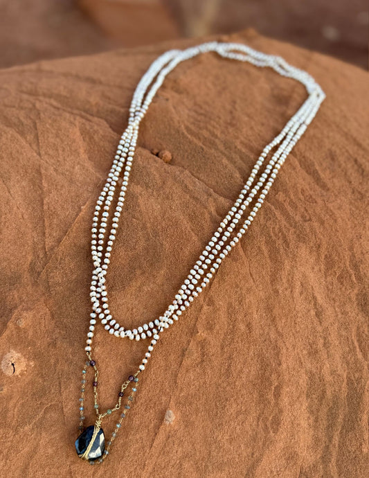 🤎 Vintage Labradorite, Sugilite, Garnet and Mother of Pearl Hand Strung Necklace