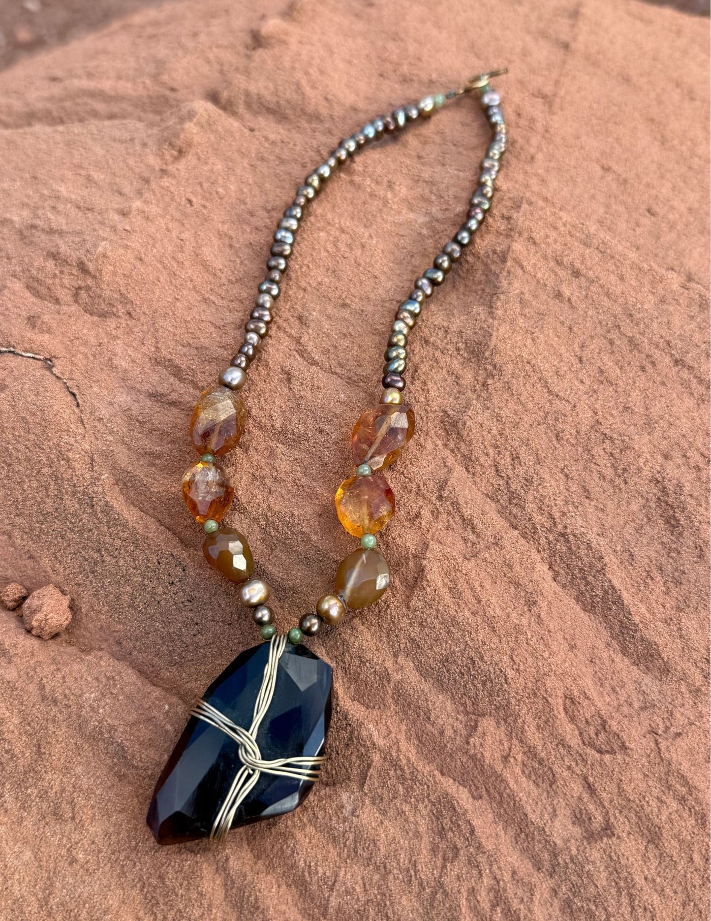 🤎 Vintage Carnelian, Chalcedony & Pearl Necklace