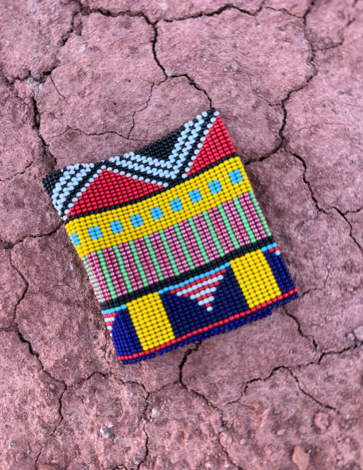 🤎 Vintage Beaded Kenyan Cuff