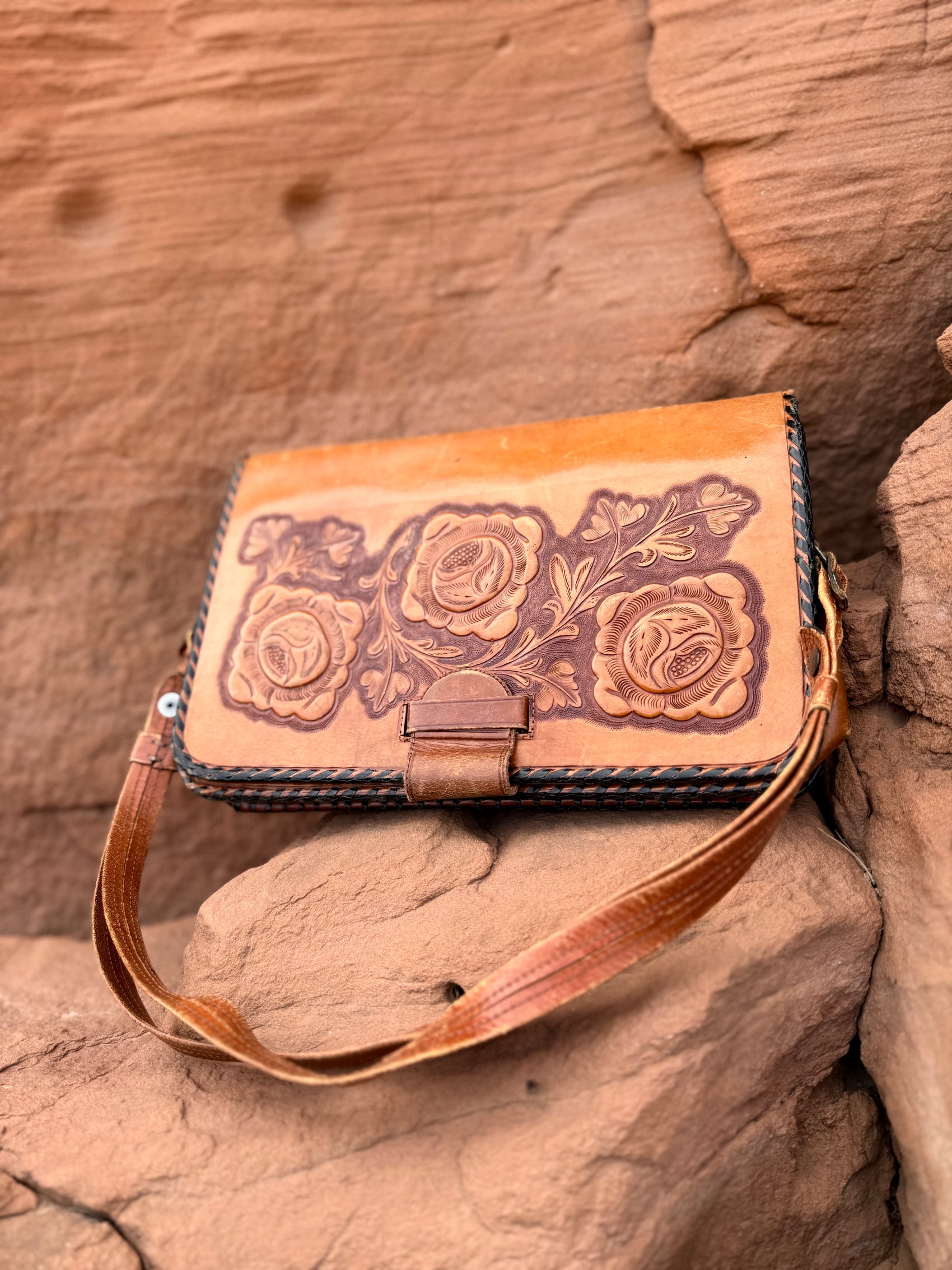Vintage 70s Tooled Leather Purse