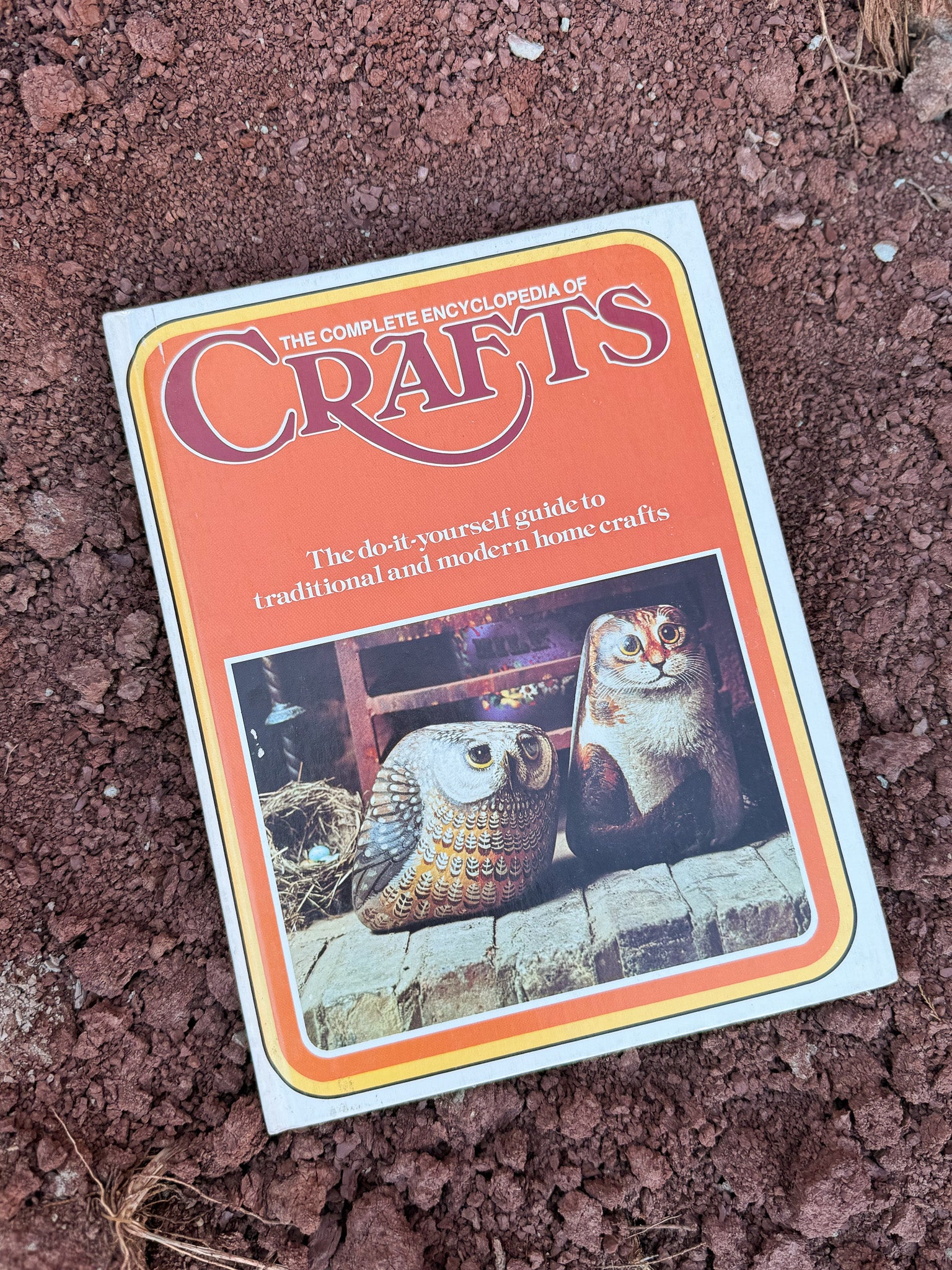 The Complete Encyclopedia of Crafts 1975 Volume 7