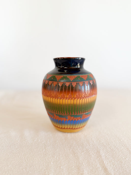 Diné (Navajo) Pottery by artist G. Etsitty