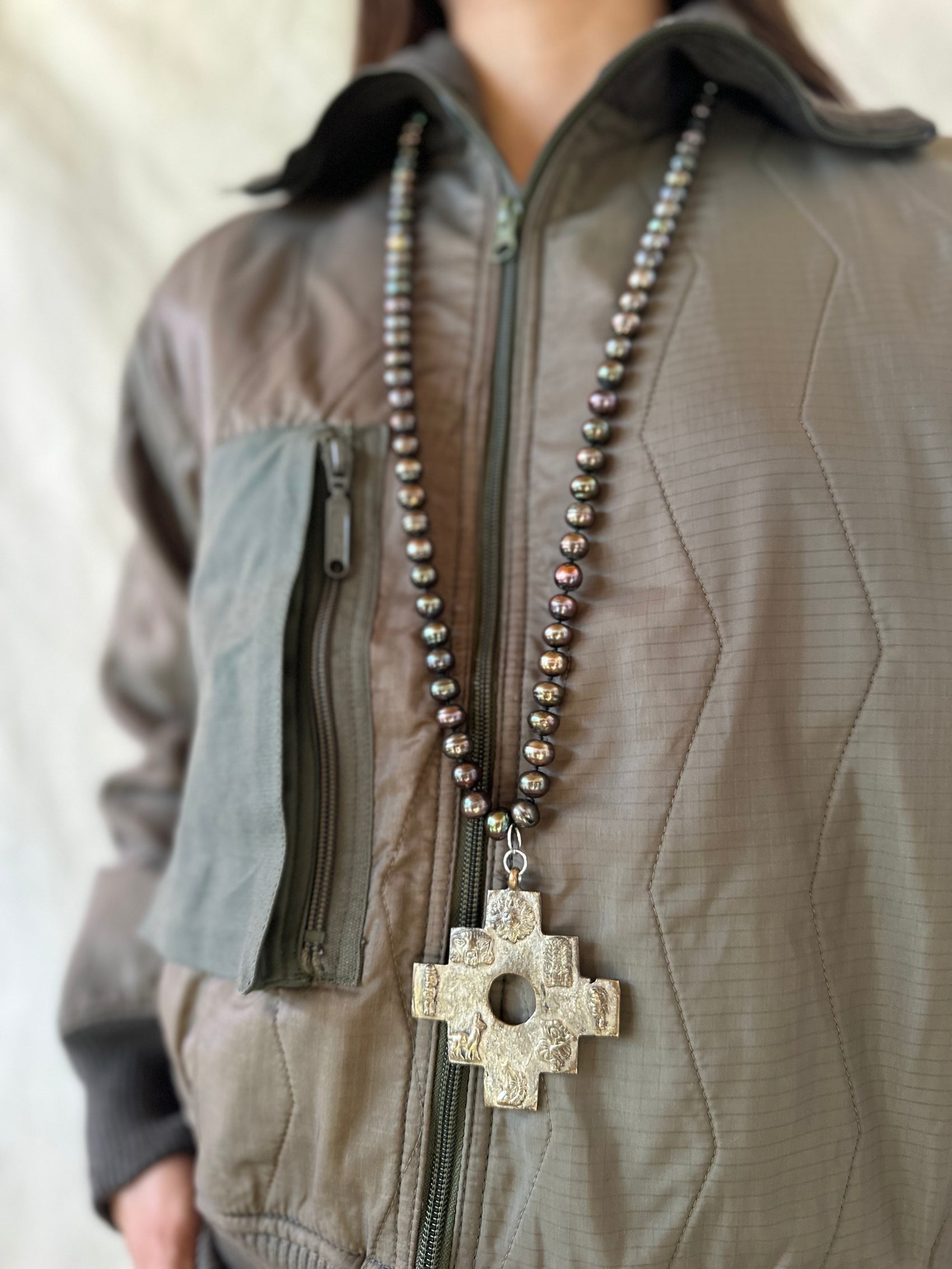🤎 Vintage Freshwater Pearl &amp; Peruvian Andean Cross Necklace